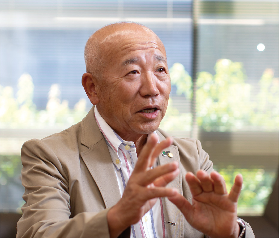 取締役会長　岡﨑 隆